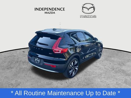 Blackstone 2023 Volvo XC40 B5 Plus Bright Theme