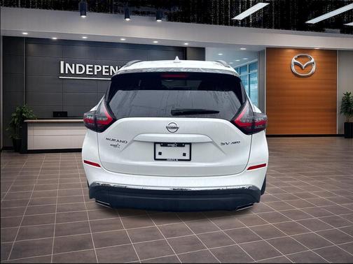 White 2019 Nissan Murano SV