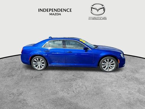 2019 Chrysler 300 Touring