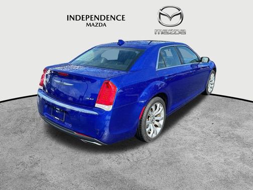 2019 Chrysler 300 Touring