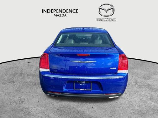 2019 Chrysler 300 Touring