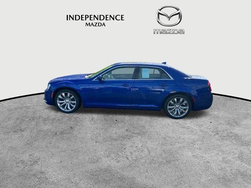 2019 Chrysler 300 Touring