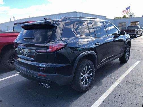 2024 GMC Acadia AWD AT4
