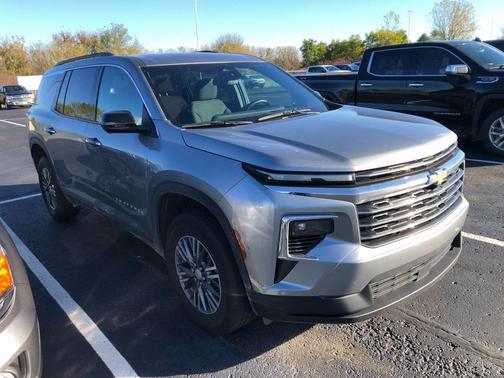 2024 Chevrolet Traverse LT