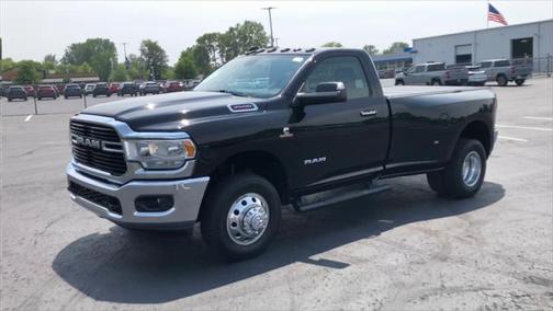 2019 RAM 3500 Big Horn Regular Cab 4x4 8' Box