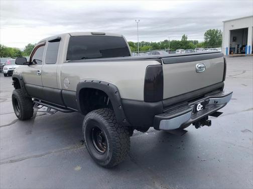2001 Chevrolet Silverado 2500 LS H/D Extended Cab