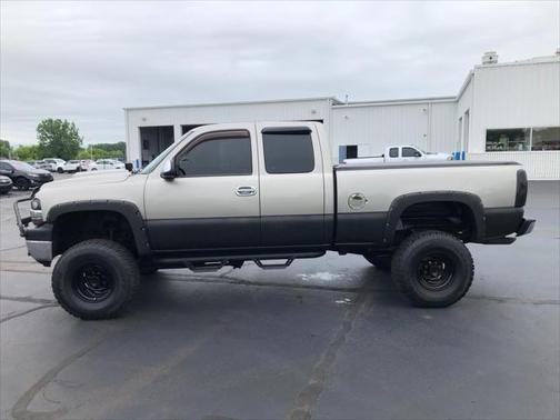 2001 Chevrolet Silverado 2500 LS H/D Extended Cab