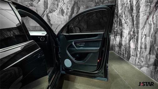 2018 Bentley Bentayga Black Edition