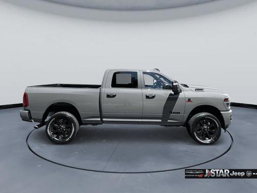 Ceramic Gray Clearcoat 2026 RAM 2500 Big Horn Crew Cab 4x4 6'4' Box