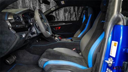 2023 Lamborghini Urus Performante