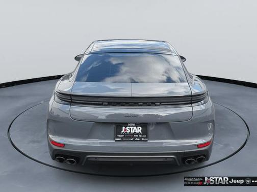 2025 Porsche Panamera Turbo