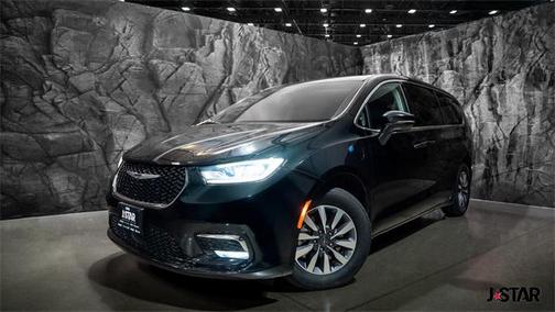 2022 Chrysler Pacifica Hybrid Touring L