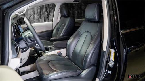 2022 Chrysler Pacifica Hybrid Touring L