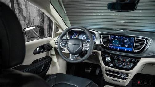 2022 Chrysler Pacifica Hybrid Touring L