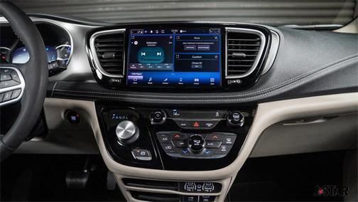2022 Chrysler Pacifica Hybrid Touring L