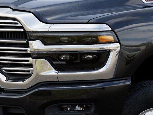 Diamond Black Crystal Pearlcoat 2026 RAM 3500 Laramie Crew Cab 4x4 8' Box