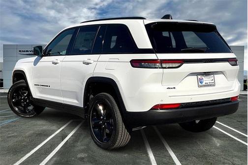 2025 Jeep Grand Cherokee Altitude