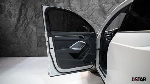 2024 Audi Q3 Premium 45 TFSI S line quattro Tiptronic