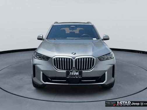 Gray Metallic 2025 BMW X5 xDrive40i