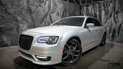 2023 Chrysler 300 Touring