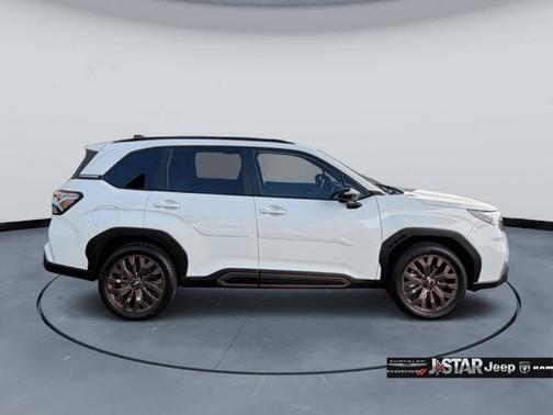 Crystal White Pearl 2025 Subaru Forester Sport