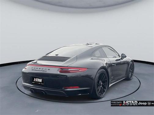 2019 Porsche 911 Carrera 4 GTS