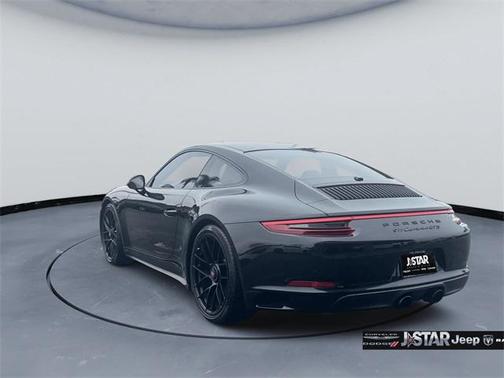2019 Porsche 911 Carrera 4 GTS
