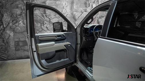 2025 Chevrolet Silverado 2500 4WD Crew Cab Standard Bed ZR2