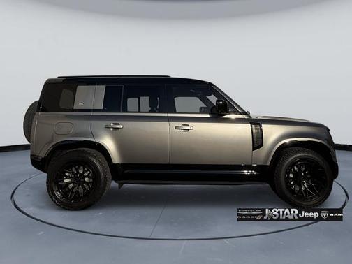 2023 Land Rover Defender 110 X-Dynamic SE