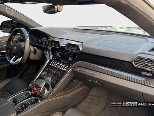2021 Lamborghini Urus Graphite Capsule