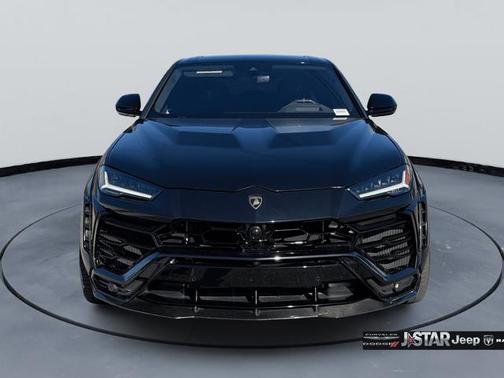 2021 Lamborghini Urus Graphite Capsule