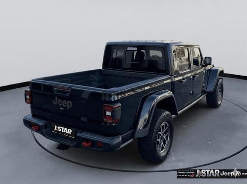 Black Clearcoat 2026 Jeep Gladiator Rubicon