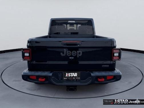 Black Clearcoat 2026 Jeep Gladiator Rubicon