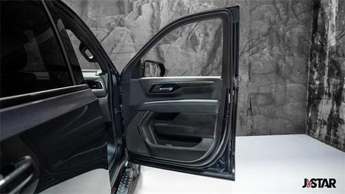 2025 Chevrolet Suburban 4WD Z71