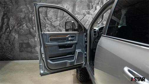 2024 RAM 2500 Laramie Crew Cab 4x4 6'4' Box