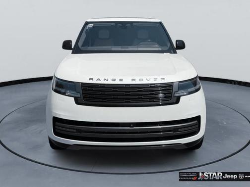 Ostuni Pearl Wht Prem Met 2025 Land Rover Range Rover P550e SE