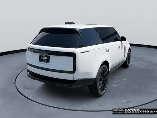 Ostuni Pearl Wht Prem Met 2025 Land Rover Range Rover P550e SE
