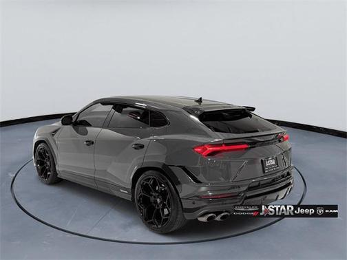 2023 Lamborghini Urus Performante