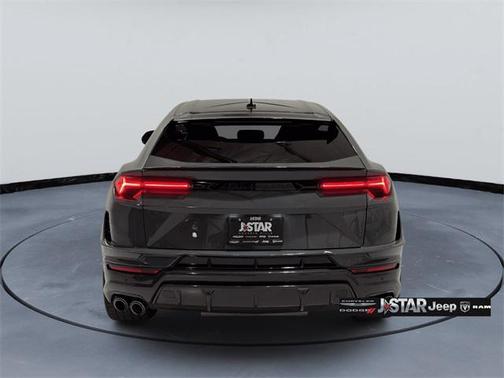 2023 Lamborghini Urus Performante