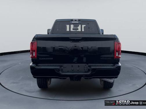 Diamond Black Crystal Pearlcoat 2025 RAM 2500 Laramie Crew Cab 4x4 6'4' Box