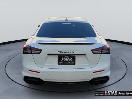 Bianco 2021 Maserati Ghibli Trofeo