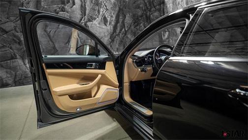 2022 Porsche Panamera E-Hybrid 4