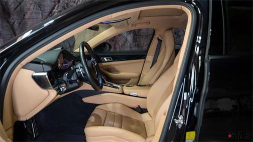 2022 Porsche Panamera E-Hybrid 4