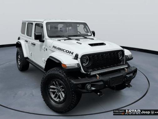 Bright White Clearcoat 2024 Jeep Wrangler Rubicon 392