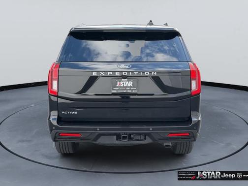 Black Metallic 2025 Ford Expedition Active