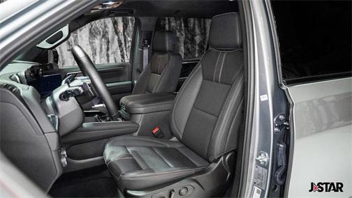 2025 Chevrolet Suburban RST