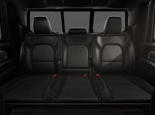 Diamond Black Crystal Pearlcoat 2026 RAM 1500 Laramie