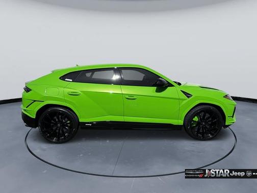 2023 Lamborghini Urus S