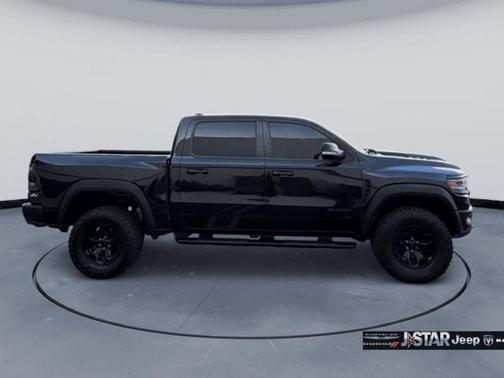 Diamond Black Crystal Pearlcoat 2022 RAM 1500 TRX