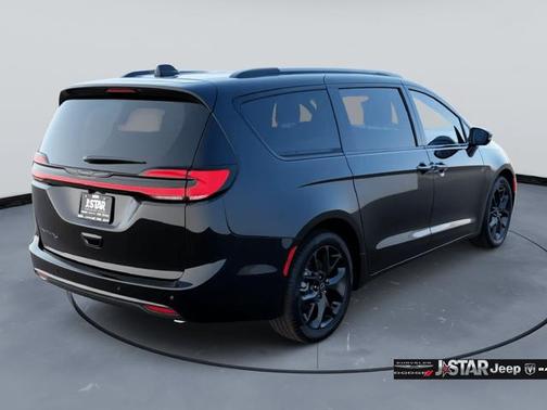 2026 Chrysler Pacifica L